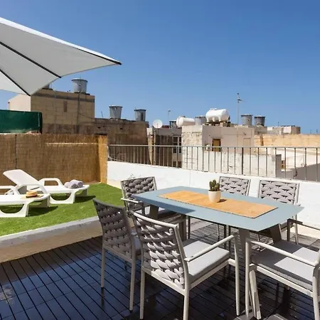Archbishop Loft With Terrace. 아파트